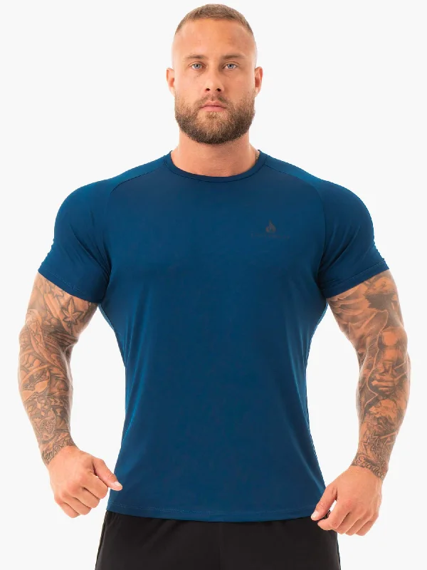 Rugged Elegance Breeze T-Shirt - Navy