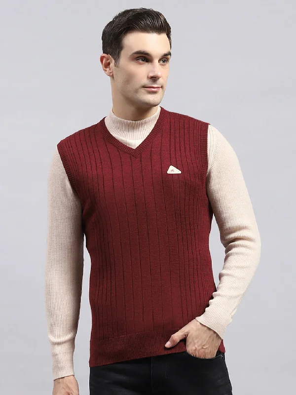 Fashionable Neutrals Men Maroon Solid V Neck Sleeveless Sweater