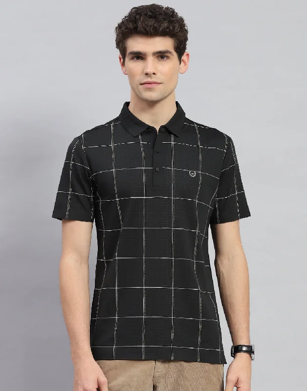 Tailored Street Men Black Check Polo Collar Half Sleeve T-Shirt